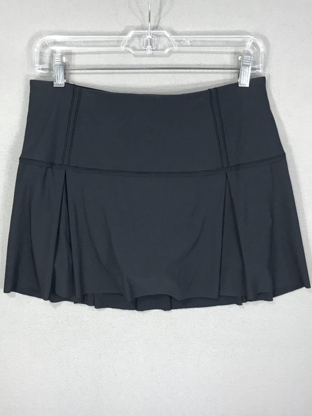 Lululemon Skirt Women's 8 Black Pull On Shorts Skort Mini Tennis Golf Activewear